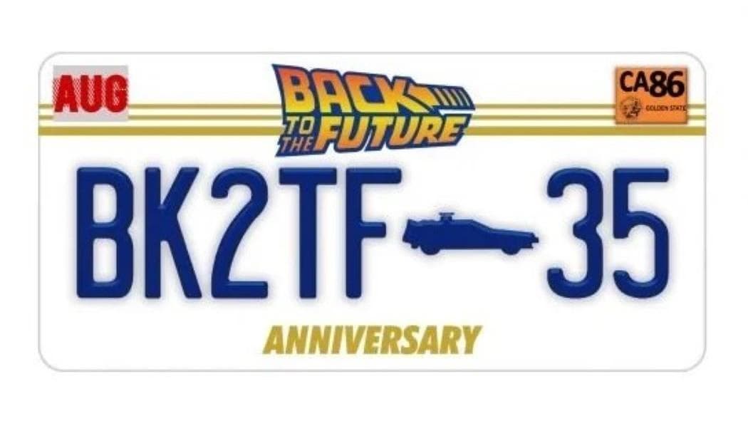 バックトゥザフューチャー 壁掛時計 +３５周年限定ピンバッジ + ピンバッジ３個