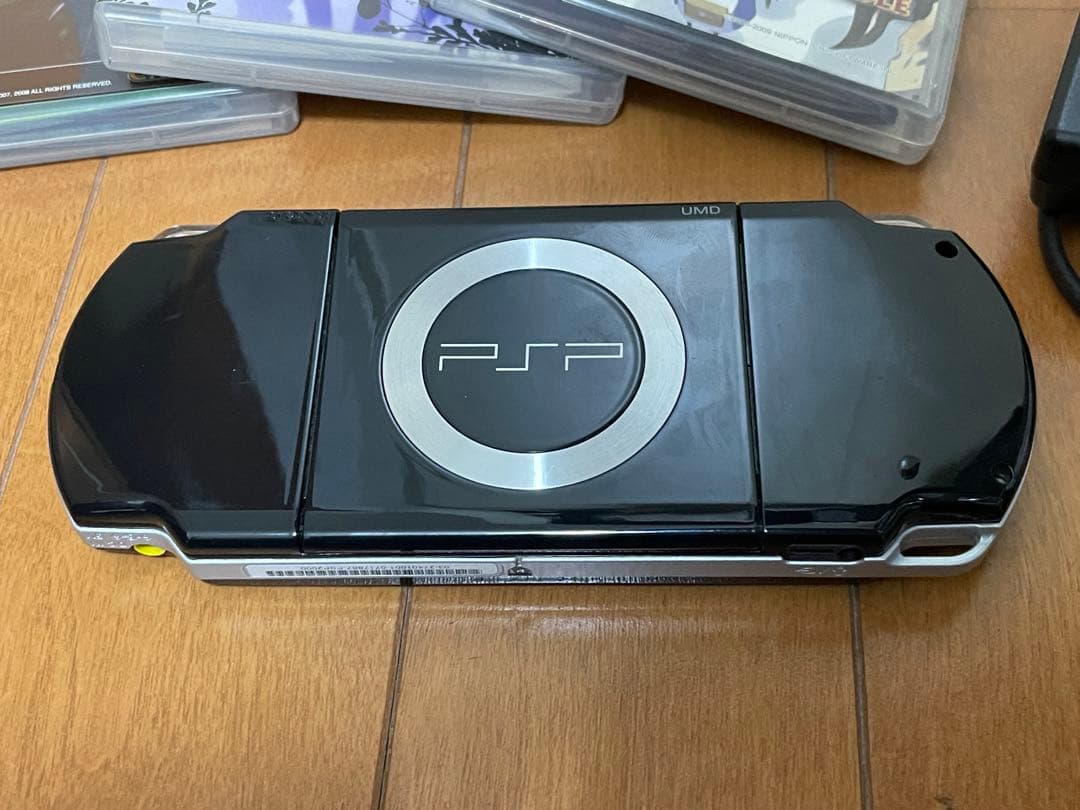 PSP 2000 本体＋ソフト3本