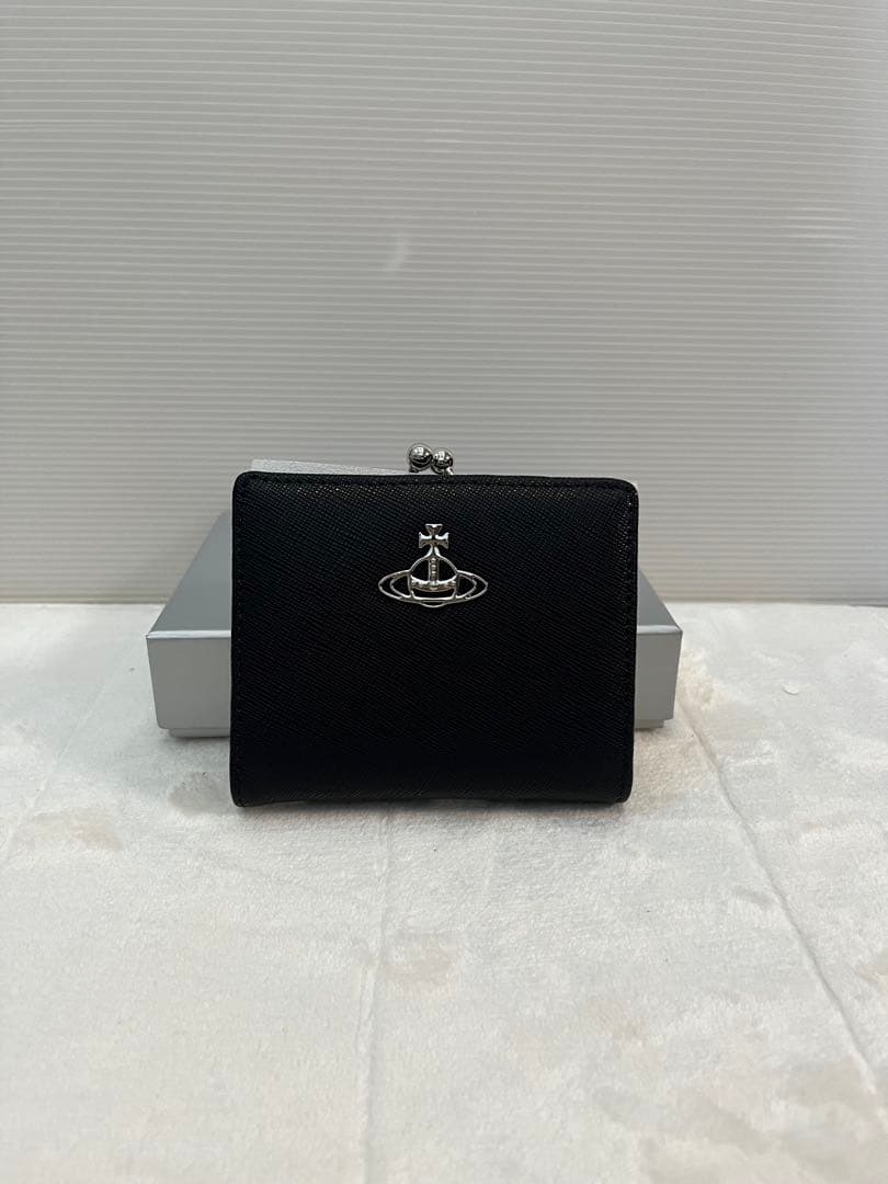 ＜新品・未使用＞ヴィヴィアンウェストウッド　二つ折り財布