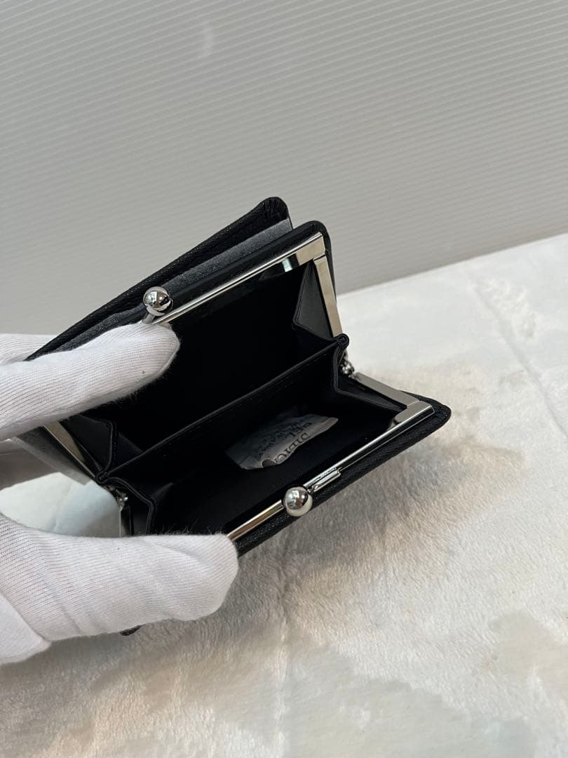 ＜新品・未使用＞ヴィヴィアンウェストウッド　二つ折り財布