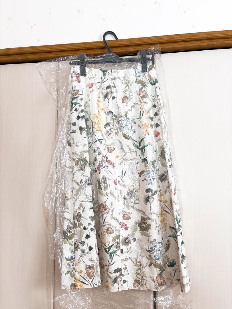 【新品タグ付】ICHIE ストロベリーフィールズ 花柄　ロングスカート 2.6万