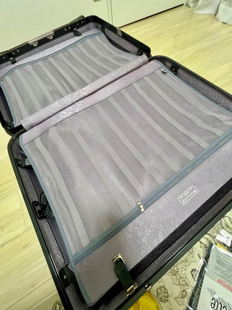 Samsonite ブルーのキャリーケース