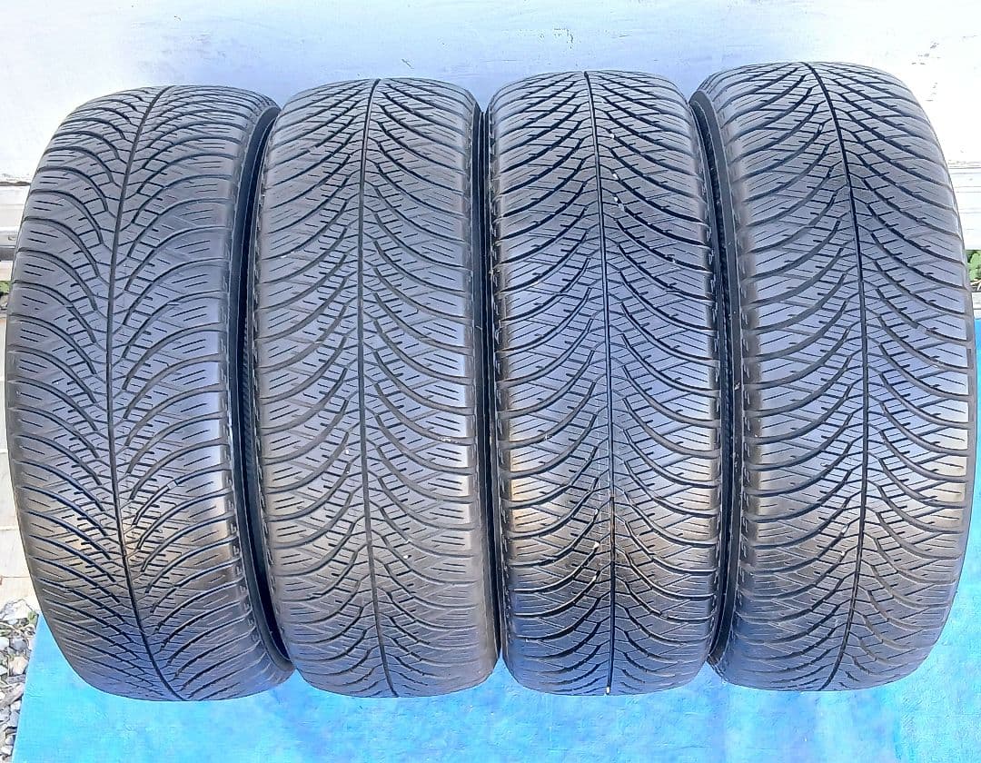 205/60R16　メーカーYOKOHAMA　製造年2022　4本セット