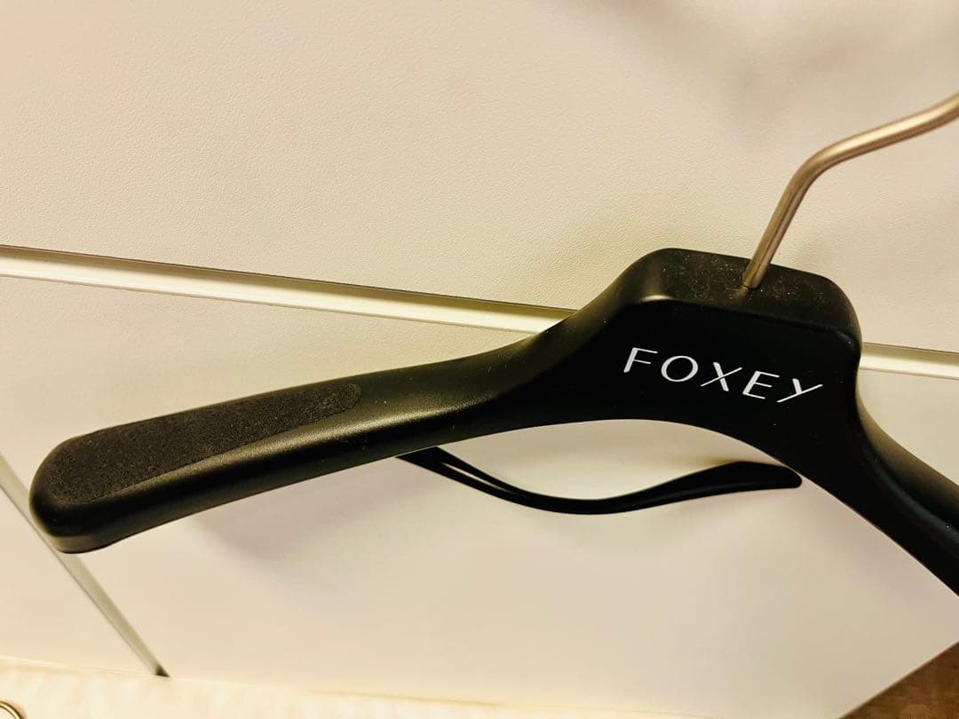 FOXEY 黒衣類ハンガー 15本セット