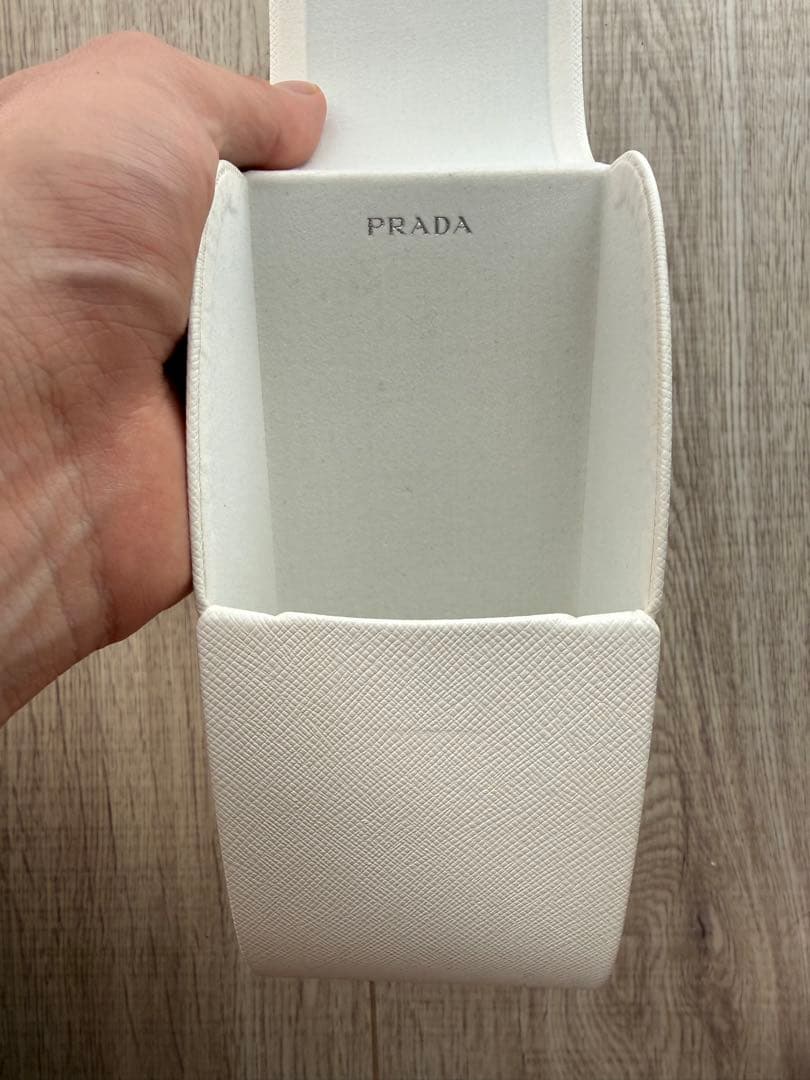 PRADA サングラス SPR25Y 正規店購入 ブラック ケース付き