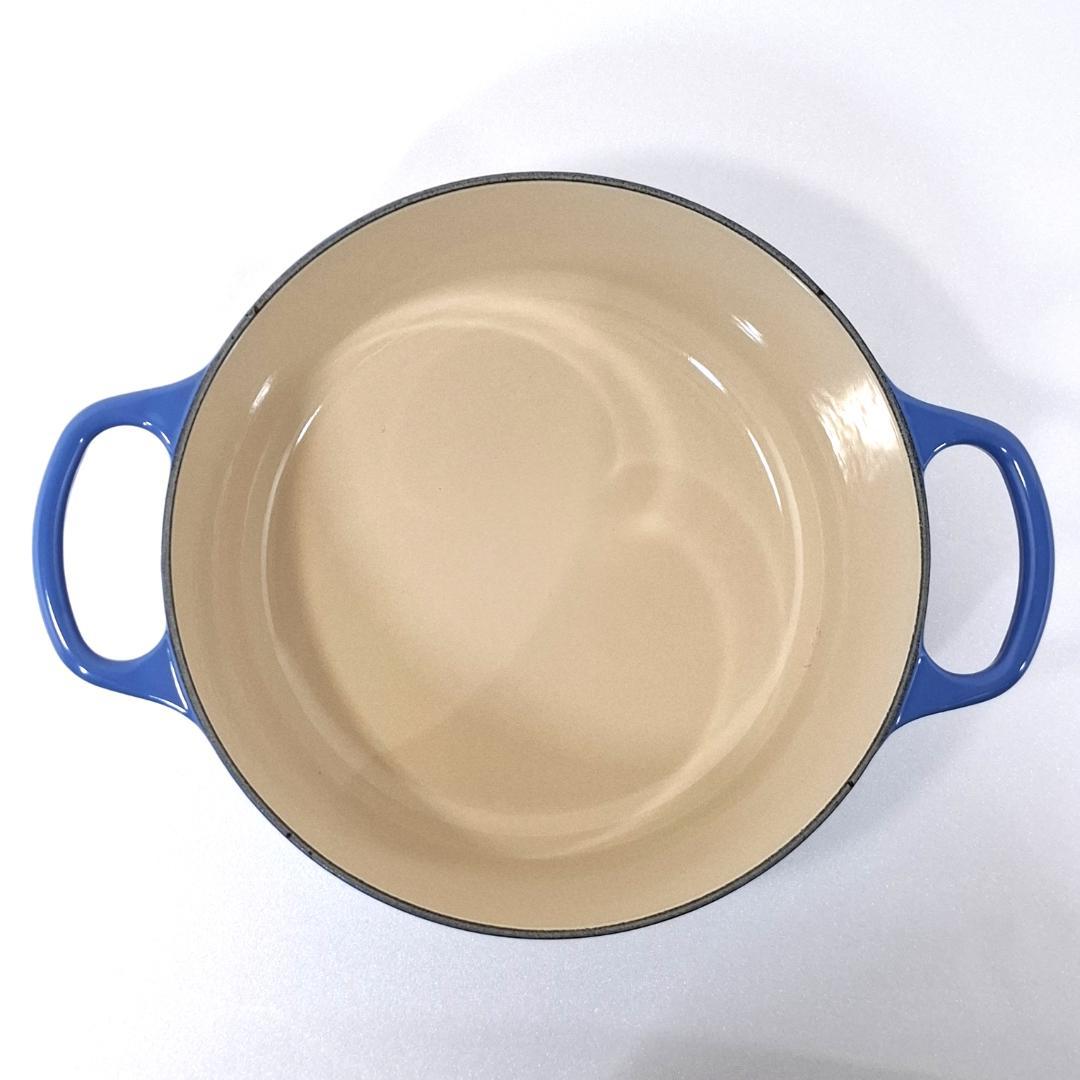 美品★ルクルーゼ★ココット・ロンド 24cm ★ステンレス製ベアーツマミ付★