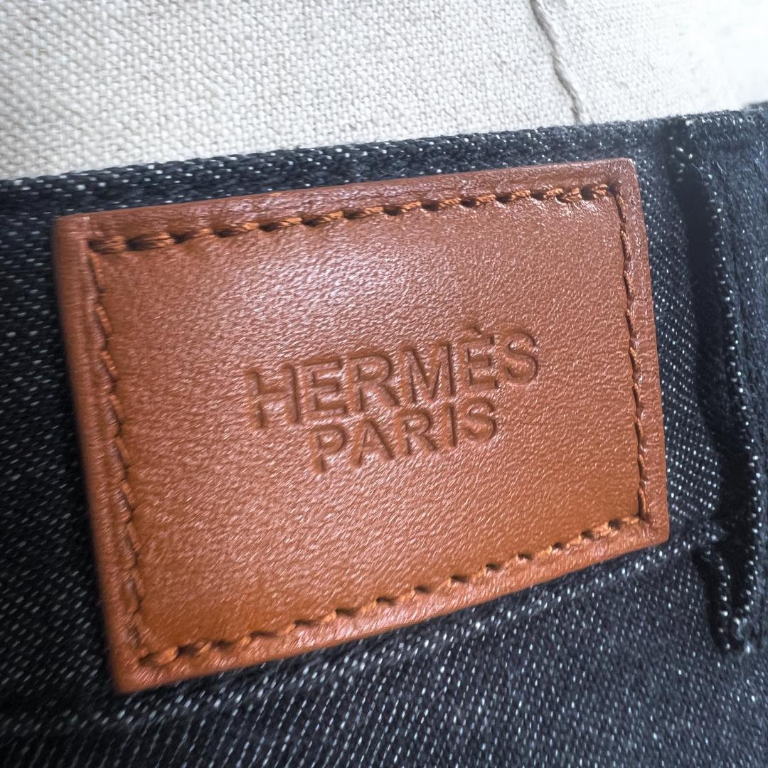 美品★HERMES★ロゴボタン★本革プレート★ワイドレッグデニム