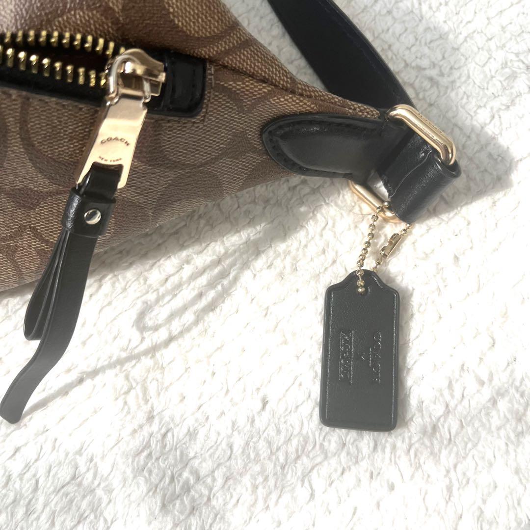 美品　COACH　 パックマン コラボ ウエストポーチ　ボディバッグ　PVC 革