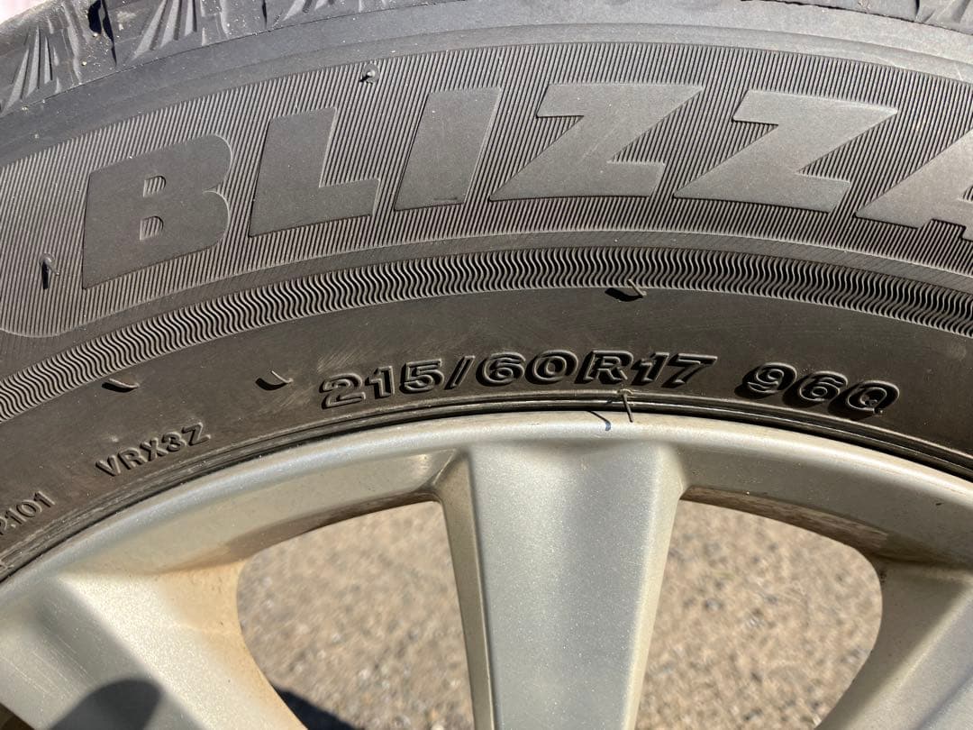 ブリザック vrx3 215/60r/17 、タイヤホイール4本セット