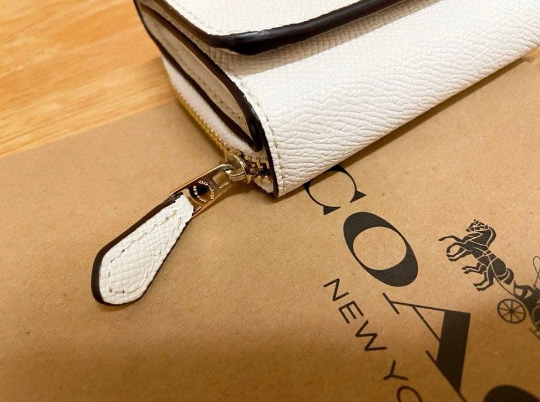 専用 COACH 三つ折り財布 ホワイト コンパクト ウォレット