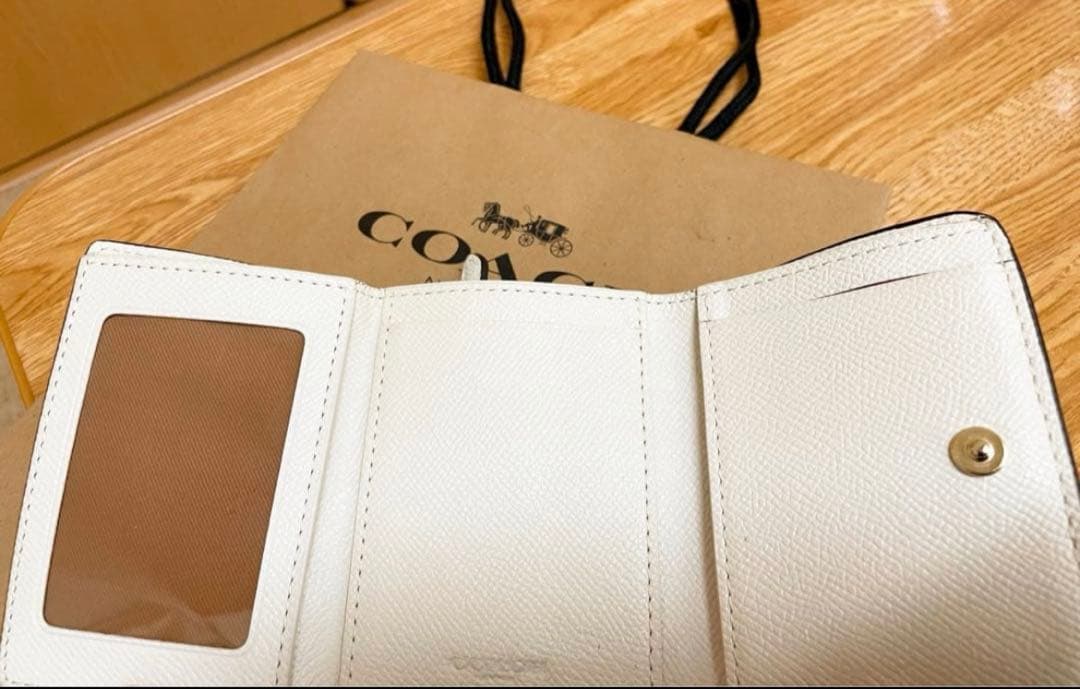 専用 COACH 三つ折り財布 ホワイト コンパクト ウォレット