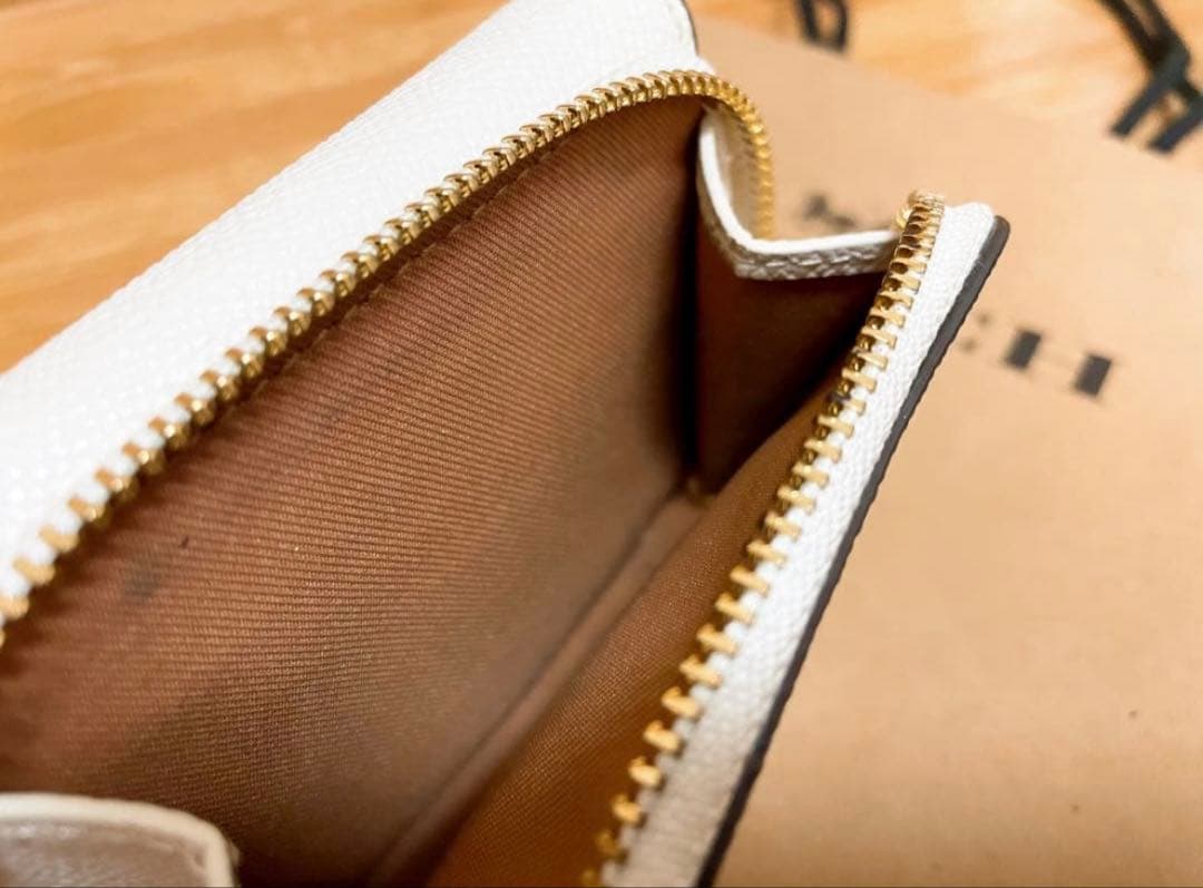 専用 COACH 三つ折り財布 ホワイト コンパクト ウォレット
