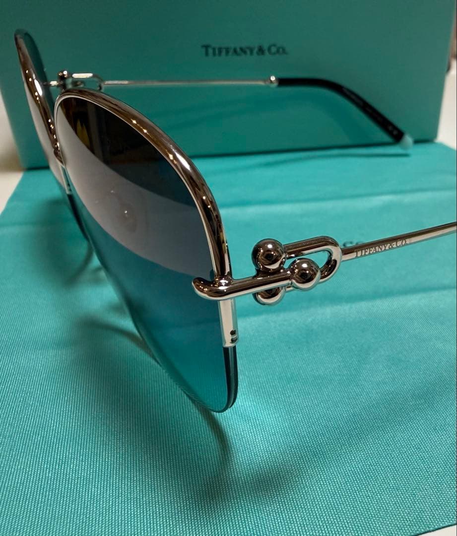 【ハードウェア】TIFFANY&CO.サングラスTF3082