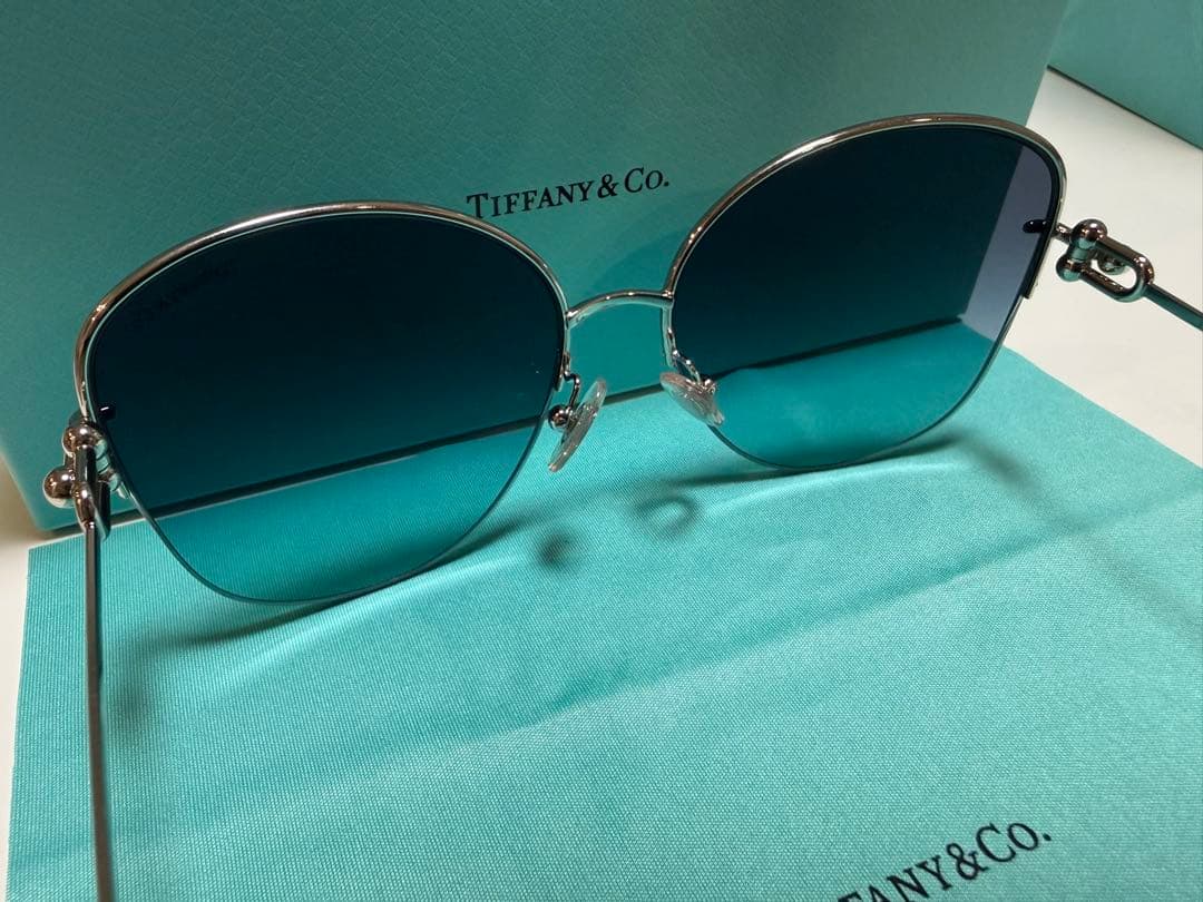 【ハードウェア】TIFFANY&CO.サングラスTF3082