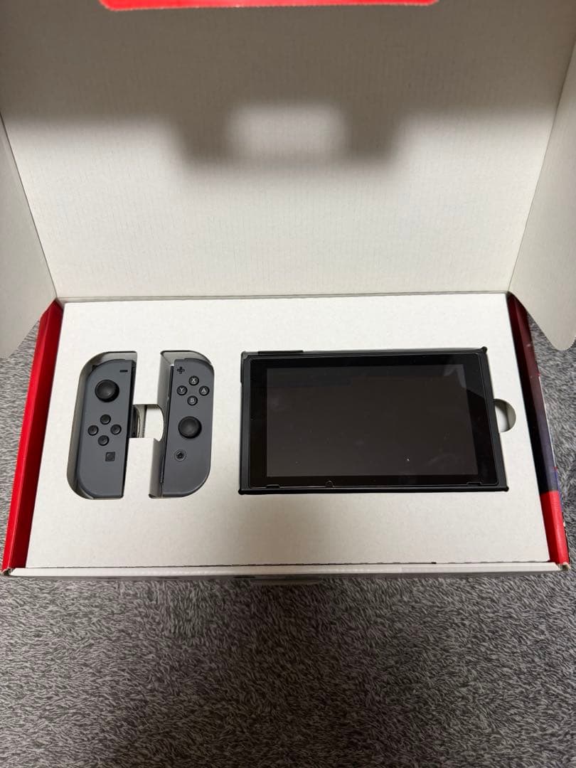 Switch ブラック　ケース付き　本体以外未使用