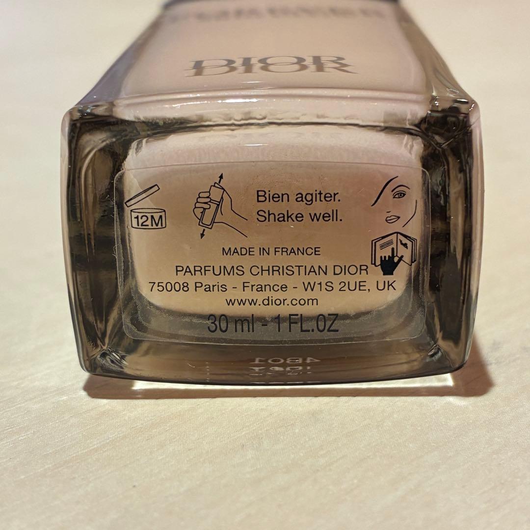 ♠︎ディオールスキン　フォーエヴァー　フルイド　グロウ　1N 30ml
