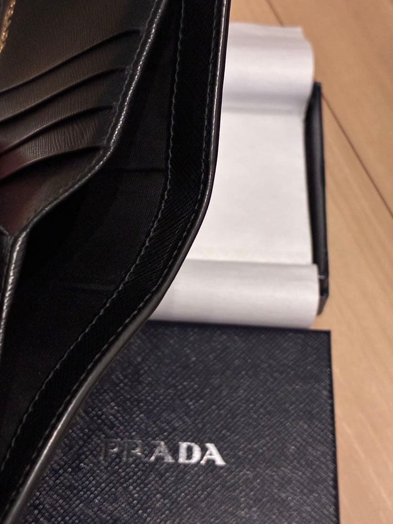 PRADA プラダ モノクローム 財布 【極上品】