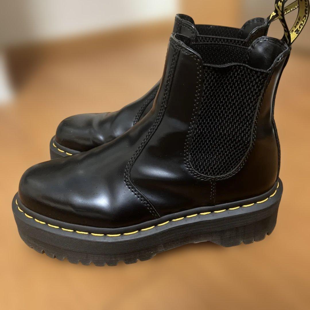 Dr. Martens ブラック サイドゴアブーツ厚底