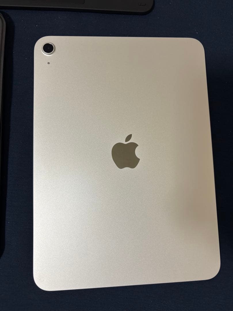 iPad１１世代　シルバー　ESRマジックキーボード+ケース+ペンシル付き