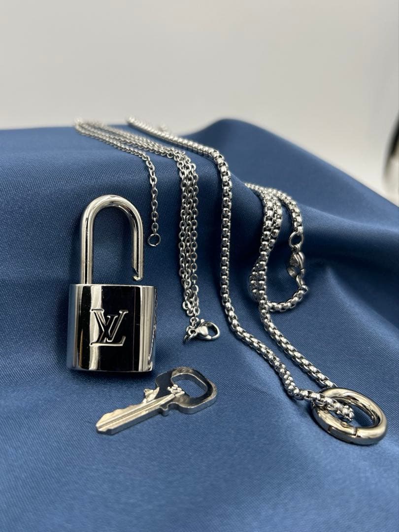 LOUIS VUITTON ルイ・ヴィトンカデナ　パドロック　シルバー　美品