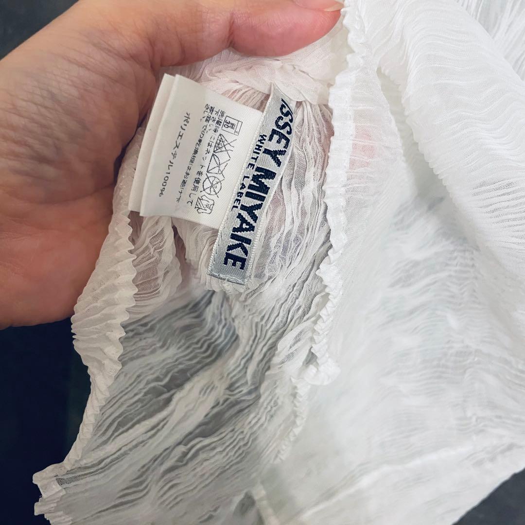 ISSEY MIYAKE ホワイトプリーツ半袖Tシャツ