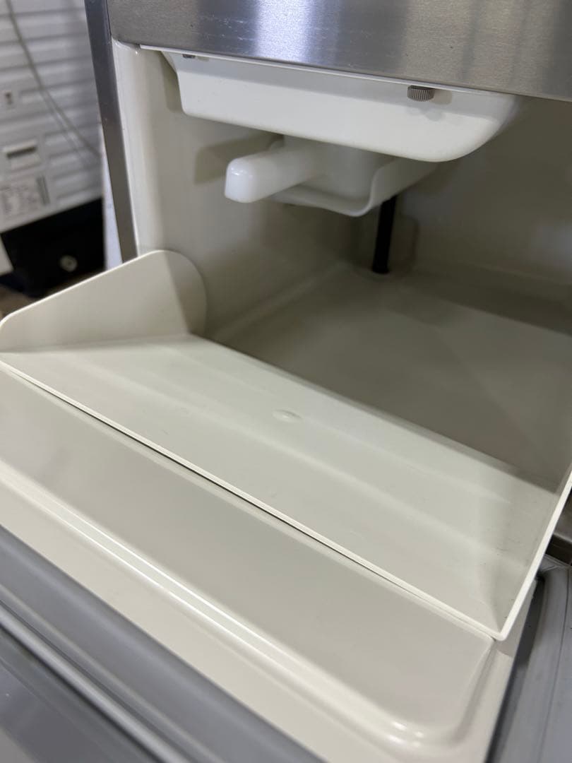 SANYO　業務用製氷機　SIM-S2500