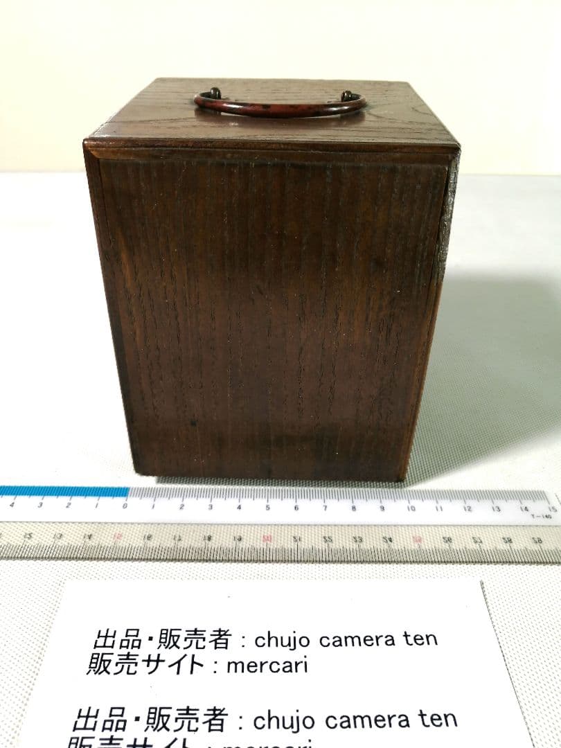 レトロな和ダンス調の小物入れ　ミニチュア家具　家具の模型　中古・送料込み価格