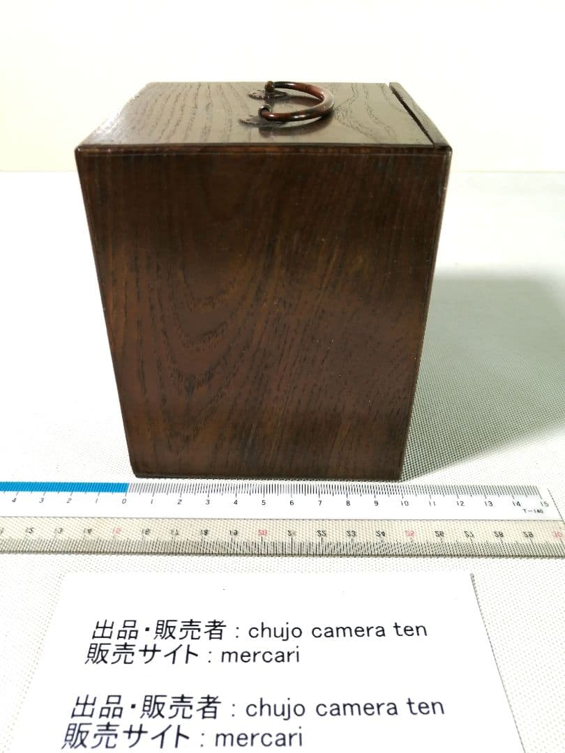 レトロな和ダンス調の小物入れ　ミニチュア家具　家具の模型　中古・送料込み価格