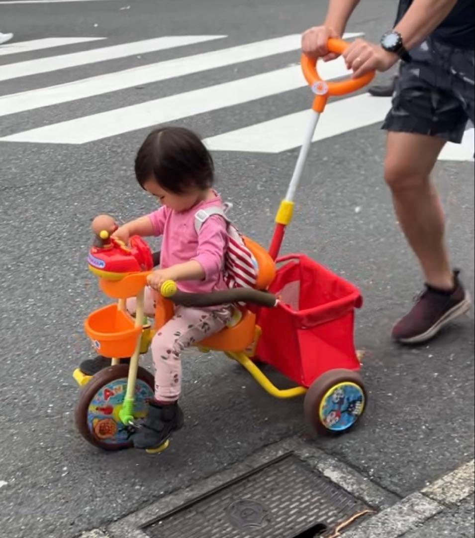 アンパンマン デラックス　ブザー付きおでかけ三輪車