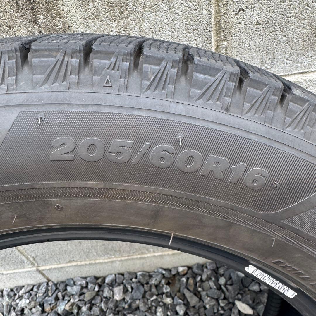広島 BRIDGESTONE VRX3スタッドレス 205/60R16 タイヤ