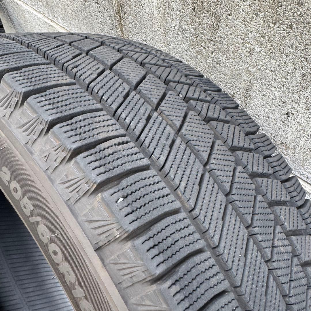 広島 BRIDGESTONE VRX3スタッドレス 205/60R16 タイヤ