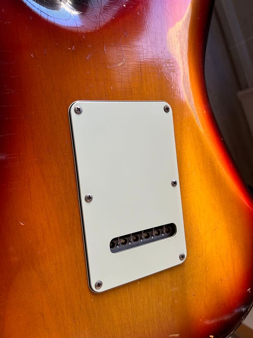 suhr ストラト　レリック　ラッカー塗装