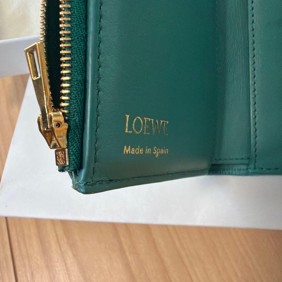 LOEVE 三つ折り財布