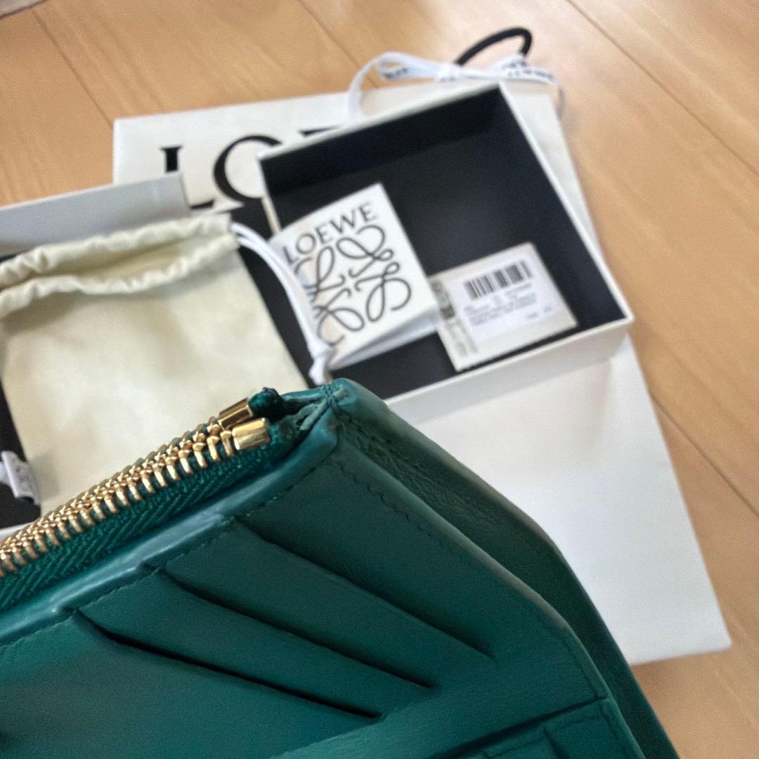 LOEVE 三つ折り財布