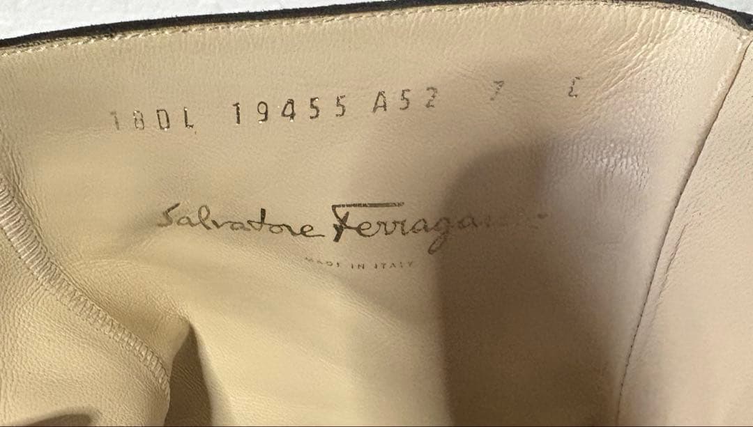 Salvatore Ferragamo フェラガモ ヴァラチェーンショートブーツ