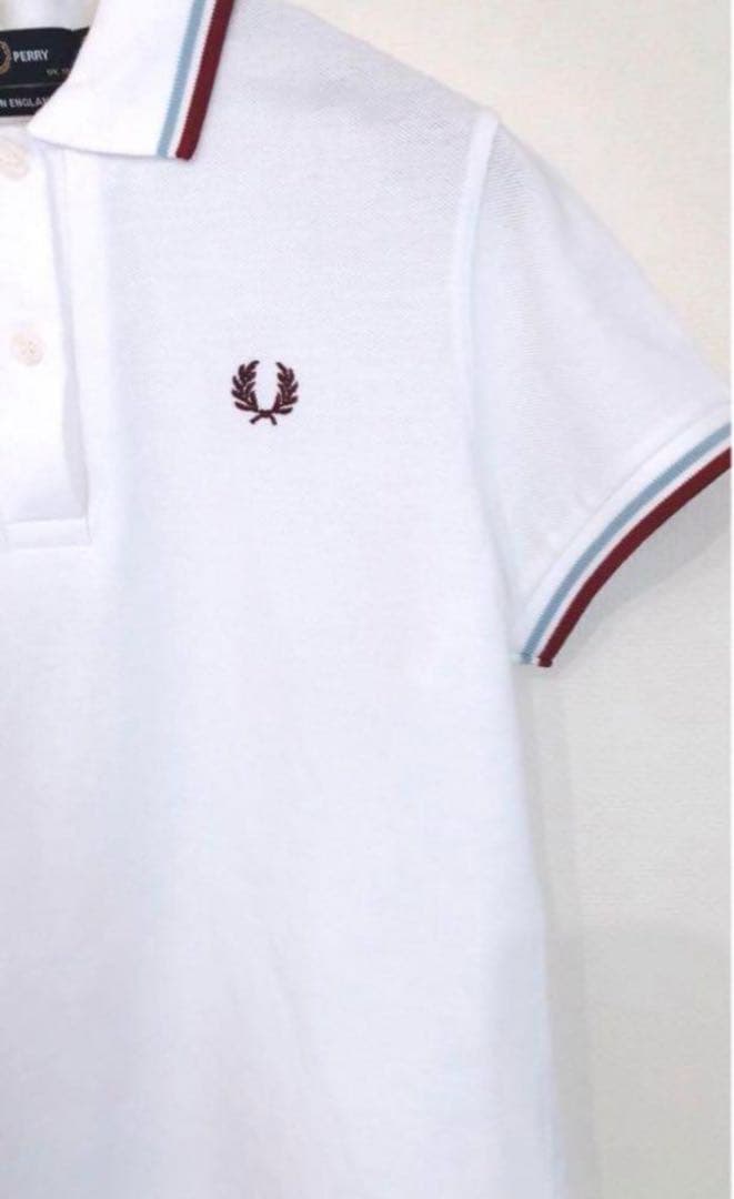 美品　FRED PERRY レディース　ポロシャツ　現行モデル　イングランド製