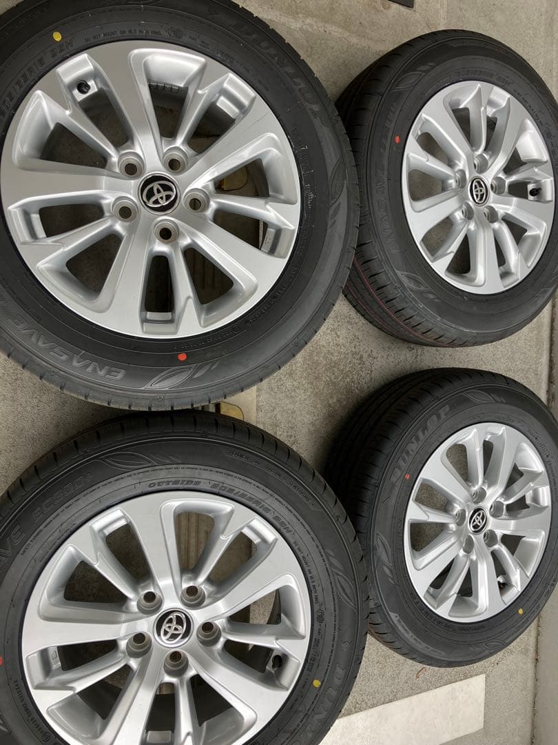 新車外し！ヤリスクロスGグレード　アルミホイール、タイヤ４本セット直接引渡し限定