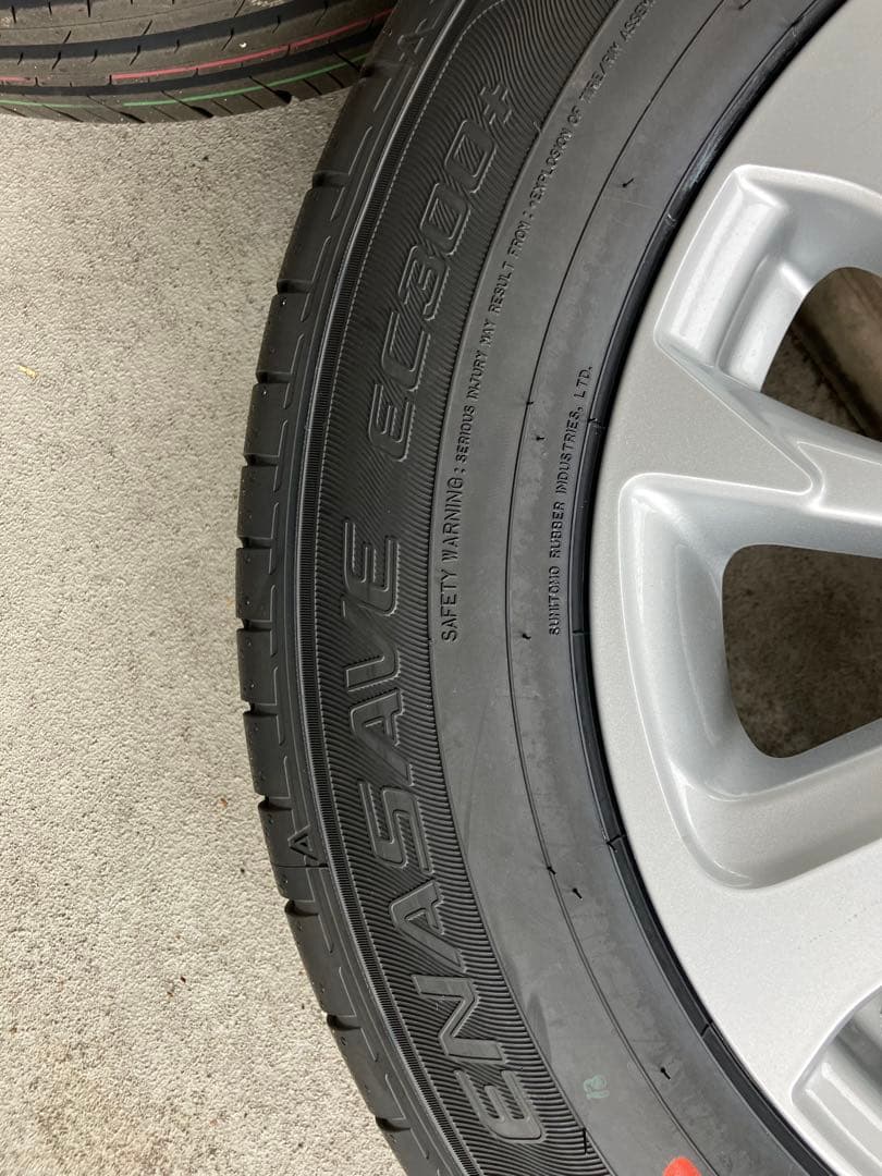新車外し！ヤリスクロスGグレード　アルミホイール、タイヤ４本セット直接引渡し限定