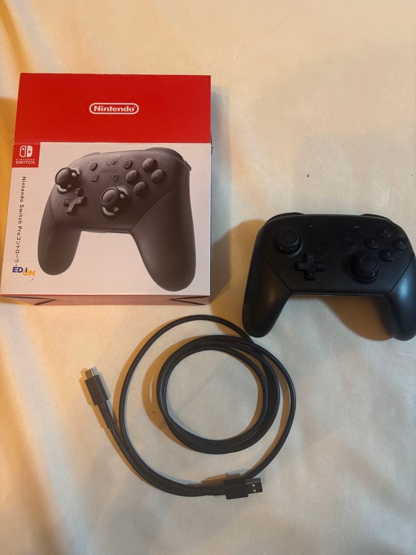 Nintendo Switch本体+プロコン+ケース+SDカード　セット