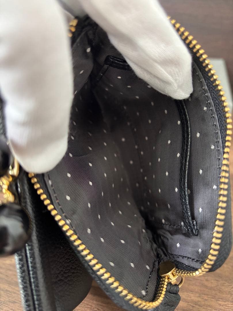 【値下げ】perché ドット柄 二つ折り財布 黒