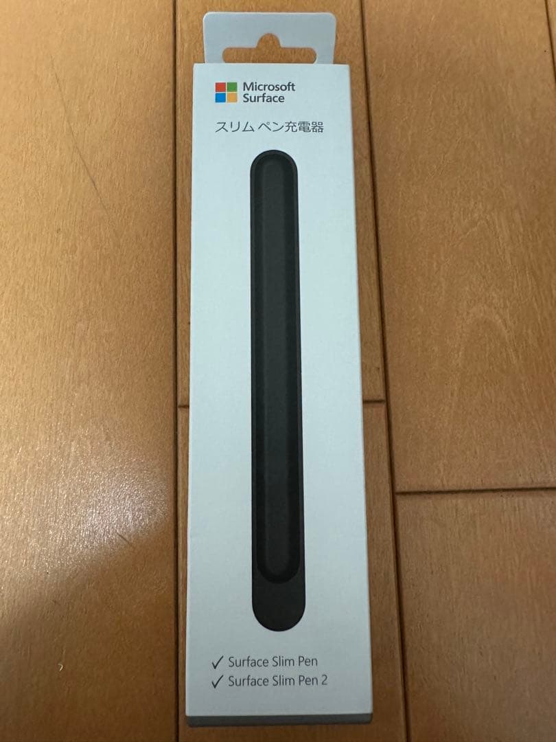Surface スリム ペン 2 ブラック とその充電器です。
