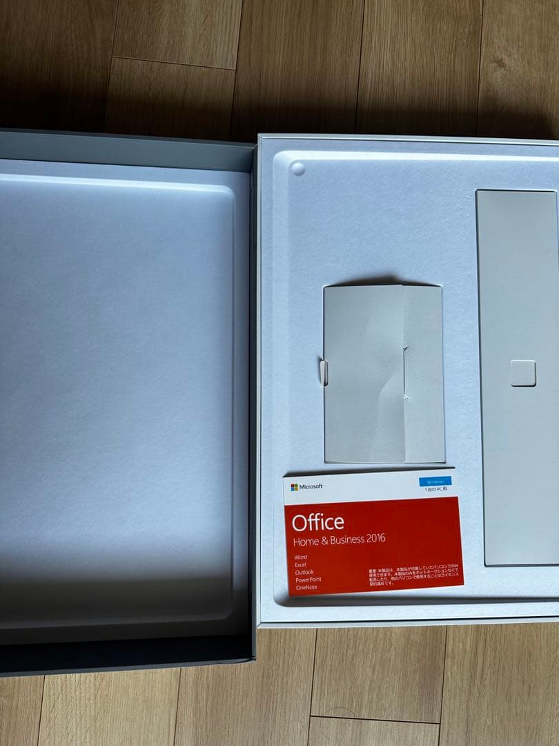 Microsoft Surface Laptop 2 シルバー