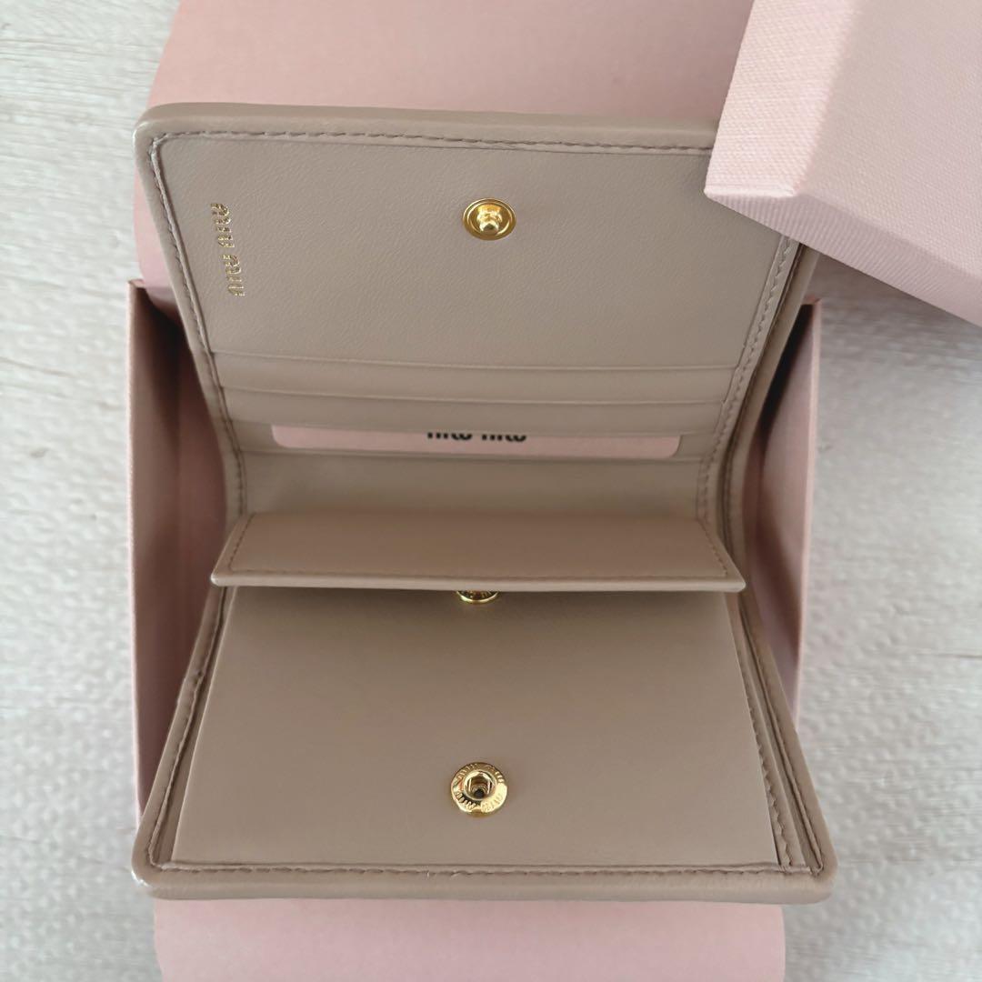 【miu miu】ミュウミュウ マテラッセ 二つ折り財布 ベージュ 新品 未使用