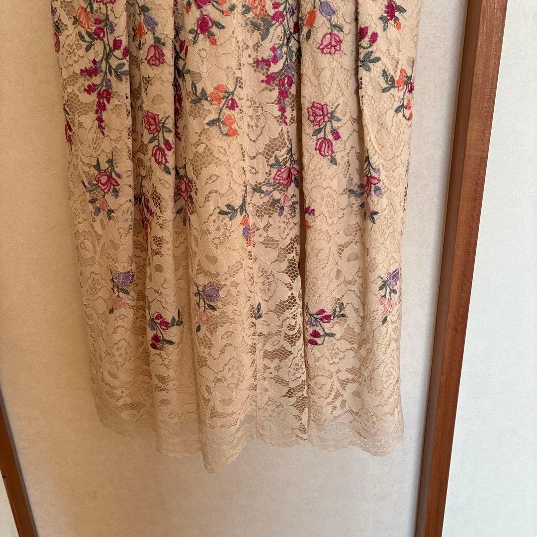 ローズティアラ☆花柄刺繍、ワンピース、スーパービューティー、大きいサイズ