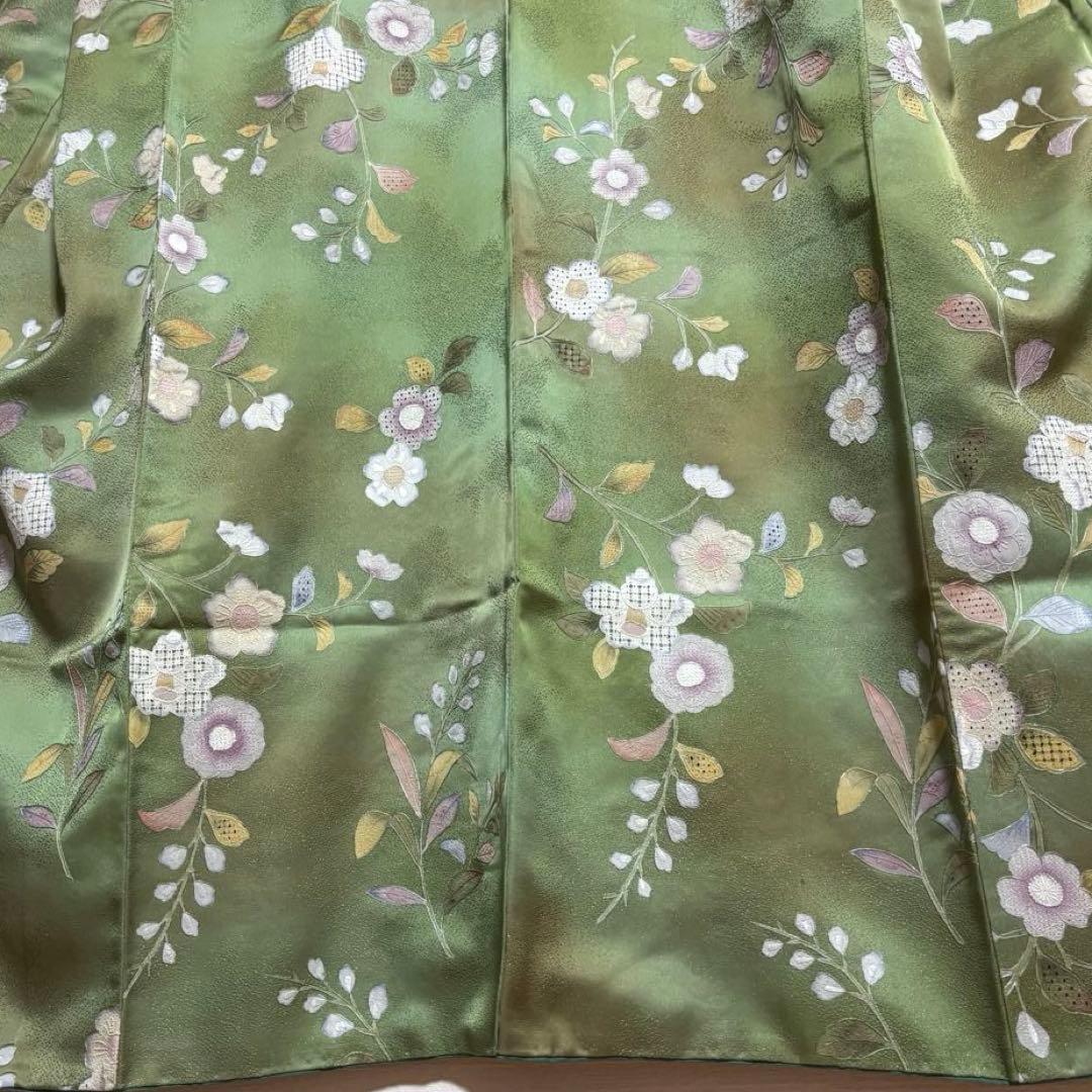 【汕頭刺繍】 金通 キラキラ！ 小振袖 花模様 袷 広衿 身丈約163.5cm