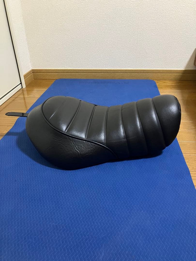 ハーレー　スポーツスター　純正シートXL883N アイアン