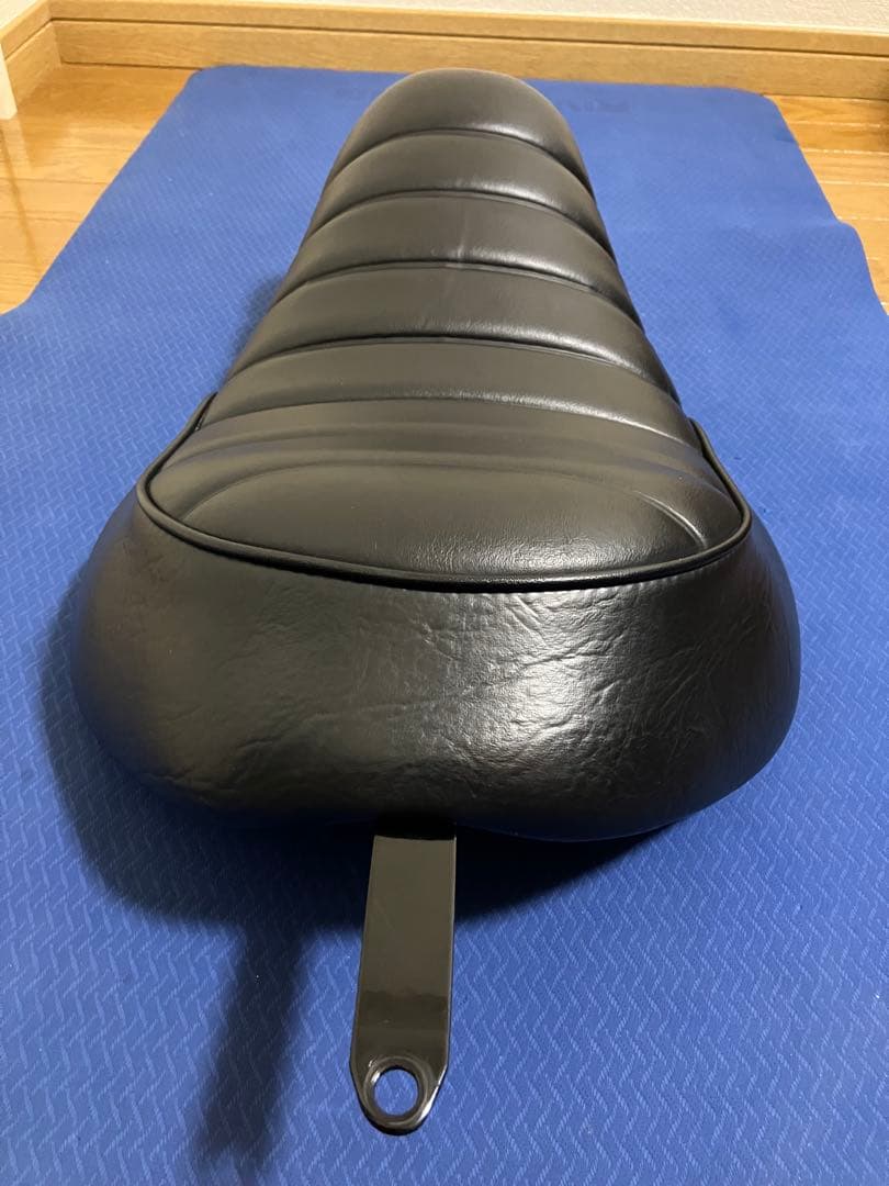 ハーレー　スポーツスター　純正シートXL883N アイアン