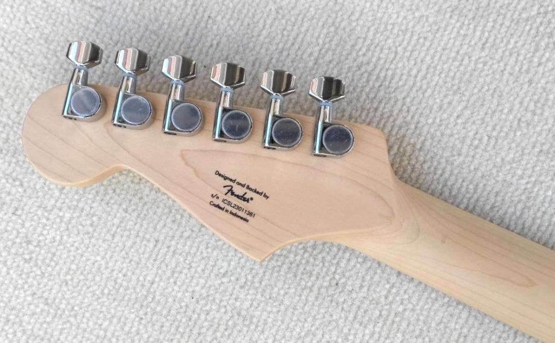 ギター Fender Squier Stratocaster Arctic White