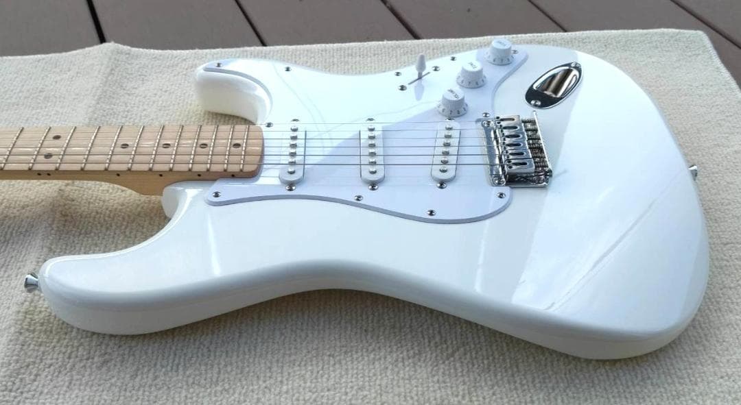 ギター Fender Squier Stratocaster Arctic White