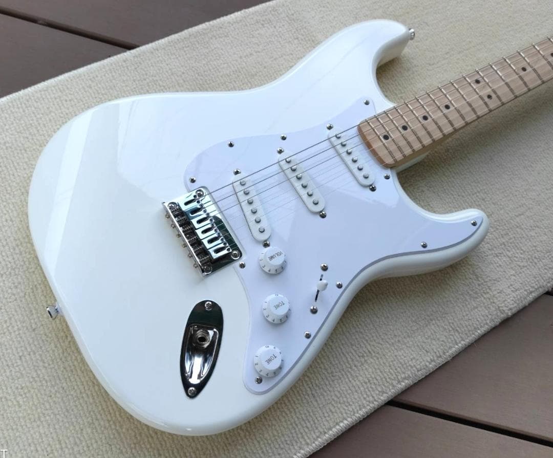 ギター Fender Squier Stratocaster Arctic White